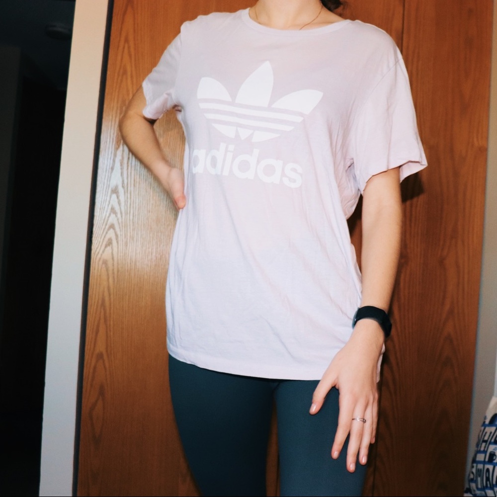 🍬Adidas Originals T-Shirt🍬